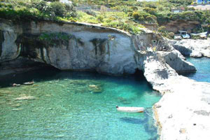 Cala Feola e Piscine Naturali a Ponza